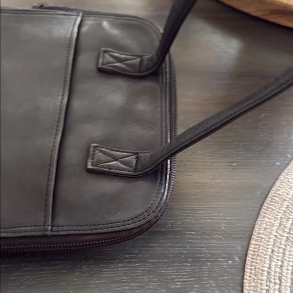 Brighton Black Croc-Embossed purse - Picture 11 of 12